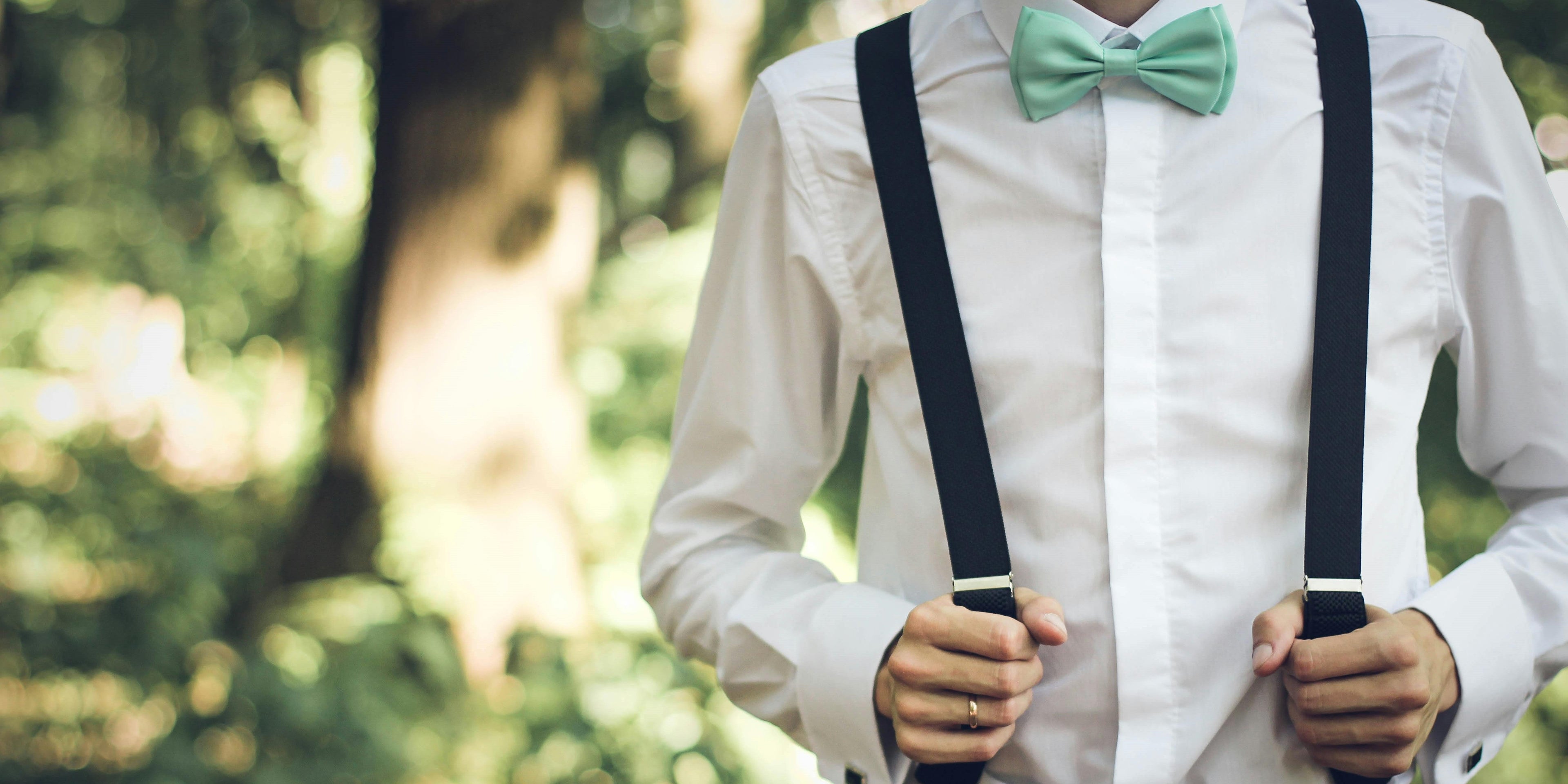 Comment Porter des Bretelles avec Style : Le Guide Complet Immagine